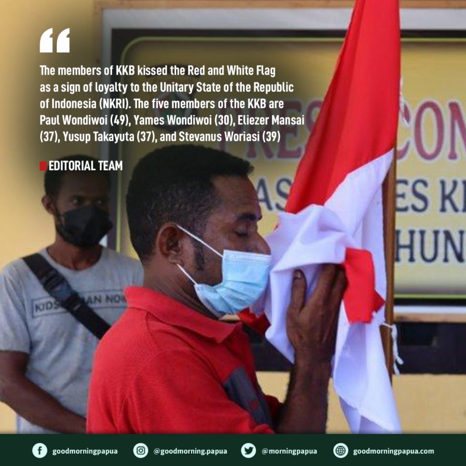 Kissing the Red and White Flag, 5 Members of the Papua KKB Surrendered Themself